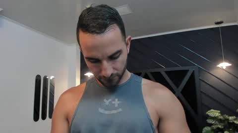  L O R E N Z O  Thumbs Up help  online show from January 14, 5:23 pm