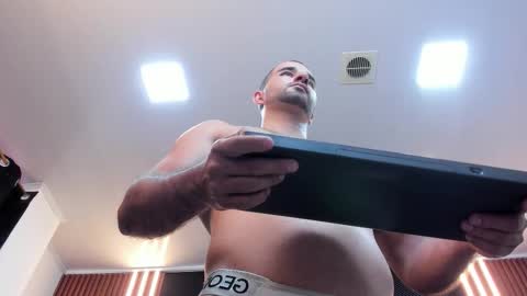  L O R E N Z O  Thumbs Up help  online show from September 30, 5:18 pm