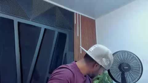  L O R E N Z O  Thumbs Up help  online show from October 13, 5:35 pm