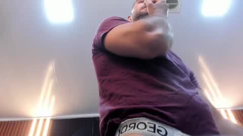  L O R E N Z O  Thumbs Up help  online show from November 28, 5:26 pm