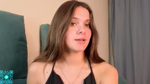 Snapshot of lorettadunnelli chatting on September 22, 6:10 pm Chloe for Fan BlackHole online show from September 22, 6:10 pm