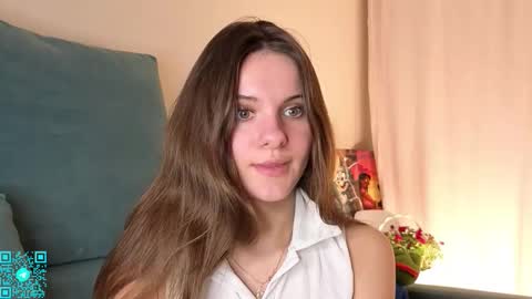 Snapshot of lorettadunnelli chatting on November 9, 5:22 pm Chloe for Fan BlackHole online show from November 9, 5:22 pm