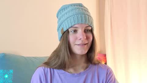 Snapshot of lorettadunnelli chatting on November 15, 7:21 pm Chloe for Fan BlackHole online show from November 15, 7:21 pm