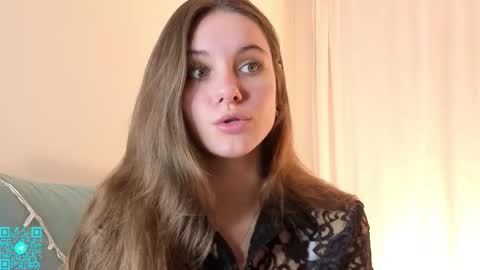 Snapshot of lorettadunnelli chatting on November 17, 5:41 pm Chloe for Fan BlackHole online show from November 17, 5:41 pm