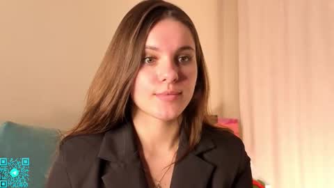 Snapshot of lorettadunnelli chatting on November 23, 5:35 pm Chloe for Fan BlackHole online show from November 23, 5:35 pm