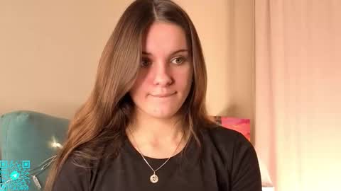 Snapshot of lorettadunnelli chatting on November 29, 6:55 pm Chloe for Fan BlackHole online show from November 29, 6:55 pm