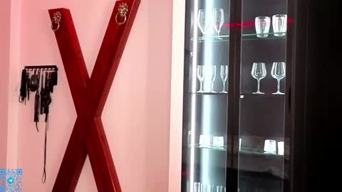 Snapshot of lorettadunnelli chatting on December 13, 7:42 pm Chloe for Fan BlackHole online show from December 13, 7:42 pm