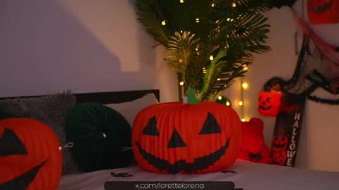 Snapshot of lorettelorenaa chatting on October 24, 6:21 am LoretteLorena online show from October 24, 6:21 am