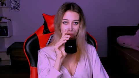 Snapshot of lori_meow chatting on October 18, 6:30 pm Lori online show from October 18, 6:30 pm