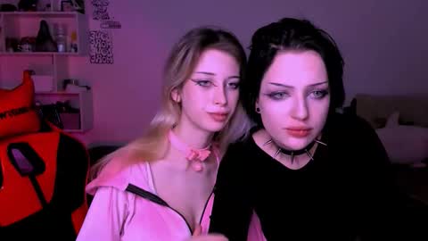 Snapshot of lori_meow chatting on November 4, 9:03 pm Lori online show from November 4, 9:03 pm