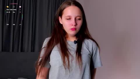 Mia online show from October 31, 1:23 pm