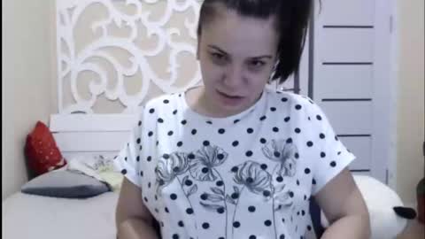 LorraGrey online show from February 14, 5:19 am