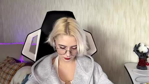 Isabel online show from November 20, 7:19 am