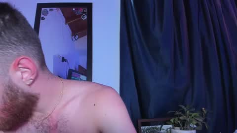 Snapshot of los_juanes chatting on December 11, 7:46 pm JUAN JUAN online show from December 11, 7:46 pm