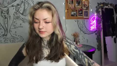 Snapshot of lostallice chatting on January 25, 6:01 am lostallice online show from January 25, 6:01 am