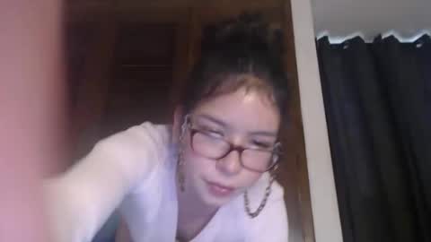 nefisa nef online show from December 3, 8:17 pm