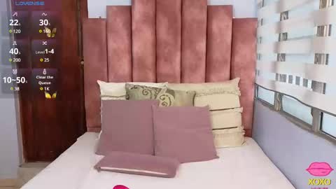 Snapshot of lou_rosse chatting on March 12, 9:03 pm Lou Rosse online show from March 12, 9:03 pm