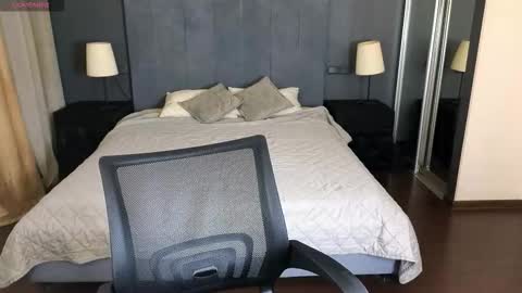 Snapshot of louie_evans chatting on September 21, 9:05 pm louie_evans online show from September 21, 9:05 pm