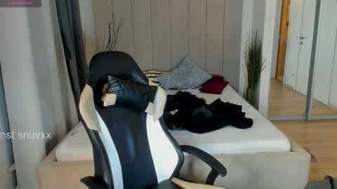 Snapshot of louie_evans chatting on September 27, 3:39 pm louie_evans online show from September 27, 3:39 pm