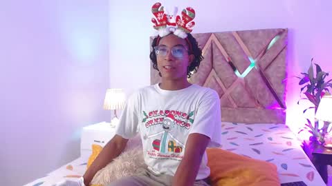 Louis Valdz online show from December 1, 9:04 pm