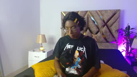 Louis Valdz online show from December 8, 9:08 pm