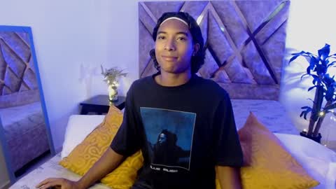 Louis Valdz online show from January 25, 2:36 pm