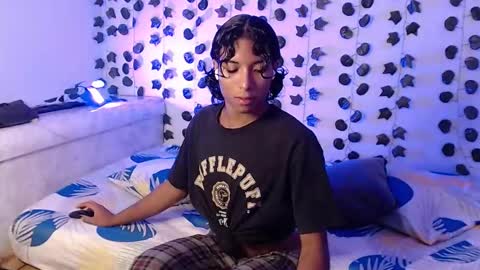 Louis Valdz online show from February 18, 6:59 am