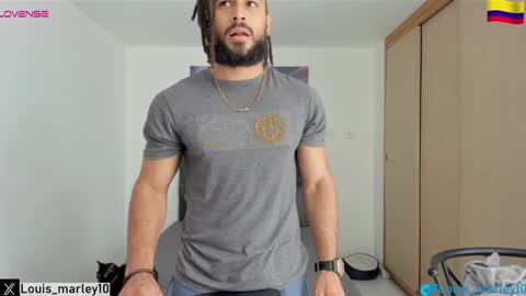 louis_marley_ online show from January 5, 4:48 pm