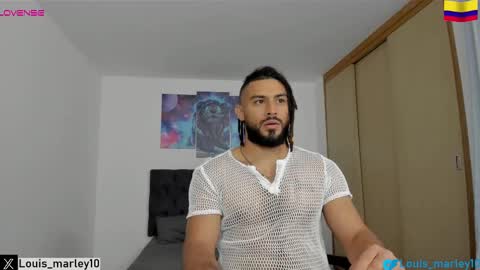 louis_marley_ online show from February 11, 10:50 pm