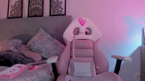 Snapshot of lourreinstounn chatting on February 11, 11:44 pm Lourrein Stoun Independiente online show from February 11, 11:44 pm