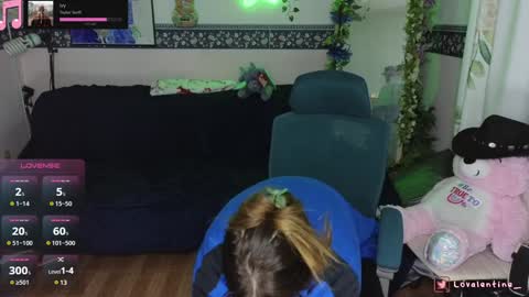 Snapshot of lovalentine chatting on January 9, 5:34 am Lo Valentine online show from January 9, 5:34 am