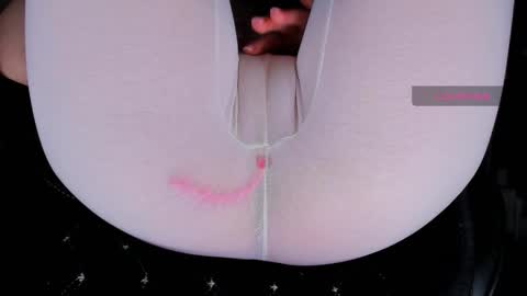 Snapshot of love_hard_kiru chatting on October 9, 9:40 am Kira online show from October 9, 9:40 am