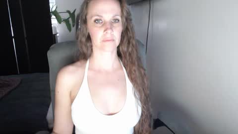 LoVe On  online show from December 1, 11:04 pm