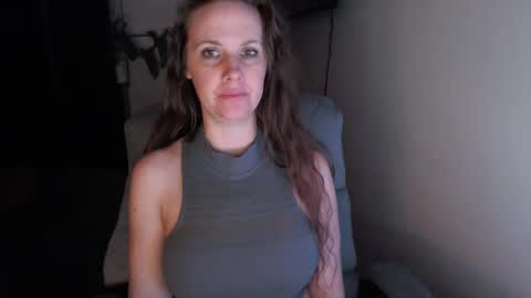 LoVe On  online show from December 4, 10:35 am