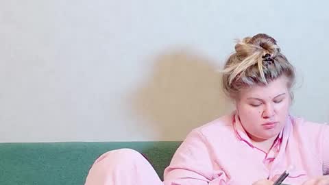 Ally online show from December 12, 1:06 pm