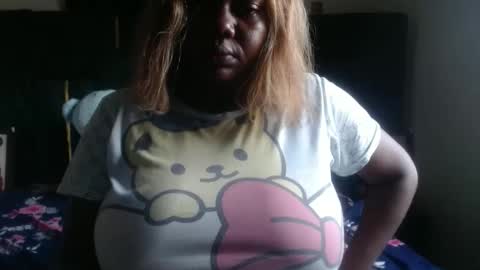 Snapshot of lovecumsluttie chatting on November 11, 6:46 am mila online show from November 11, 6:46 am