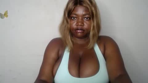 Snapshot of lovecumsluttie chatting on November 21, 8:40 pm mila online show from November 21, 8:40 pm