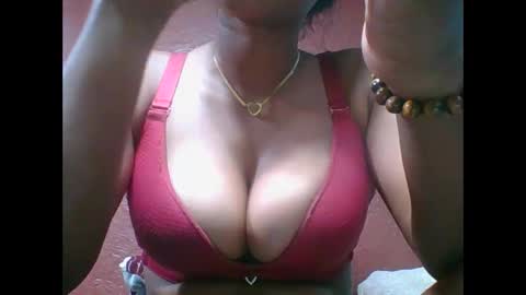 loveinlife750427 online show from November 18, 8:41 am