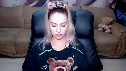 private open online show from December 3, 3:33 pm