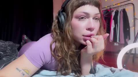 Snapshot of lovelorn_ chatting on December 7, 3:52 pm Elsa online show from December 7, 3:52 pm