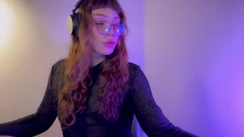 Snapshot of lovelorn_ chatting on January 25, 5:29 am Elsa online show from January 25, 5:29 am