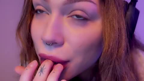 Snapshot of lovelorn_ chatting on January 28, 5:54 am Elsa online show from January 28, 5:54 am