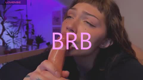 Snapshot of lovelorn_ chatting on November 10, 7:29 am Elsa online show from November 10, 7:29 am