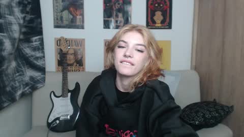 Cassie online show from March 10, 9:32 am