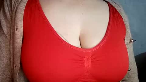 Snapshot of lovely_sweet_girl chatting on February 2, 2:48 am katrina follow me guys online show from February 2, 2:48 am