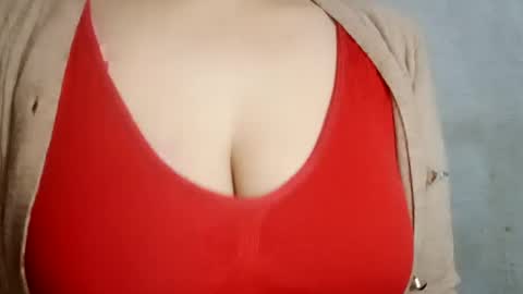 Snapshot of lovely_sweet_girl chatting on February 13, 3:18 am katrina follow me guys online show from February 13, 3:18 am