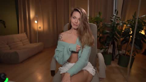 Snapshot of lovely_tammy chatting on November 22, 12:59 pm Very miss youWill be back soon Tammy online show from November 22, 12:59 pm