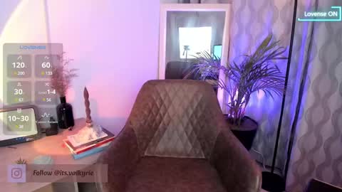 Valerie online show from March 7, 12:58 am