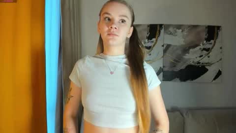 lovelygracee online show from October 22, 2:06 pm