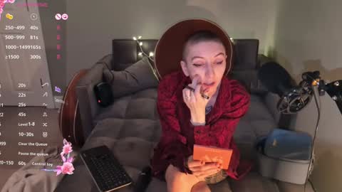 lovelylittlelucyy online show from January 25, 3:51 am